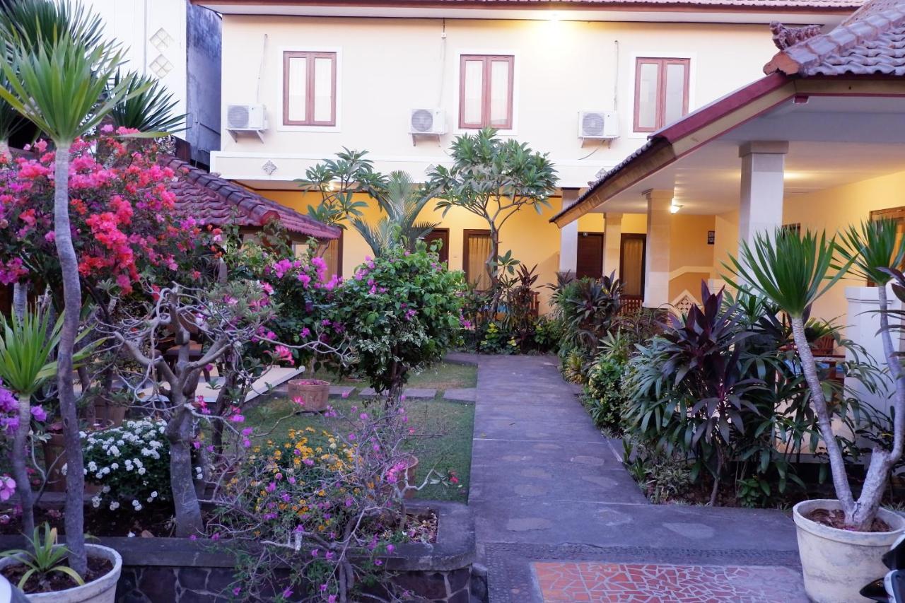 Hotel Grand Wijaya Singaraja Zewnętrze zdjęcie
